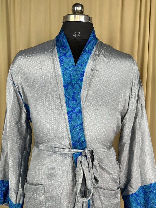 Silky Soft Men’s Kimono Robe, Masculine Elegant Classic Sustainable Vintage House Robe gift, Timeless Comfy Lounge Beach Wear Gray Geometric