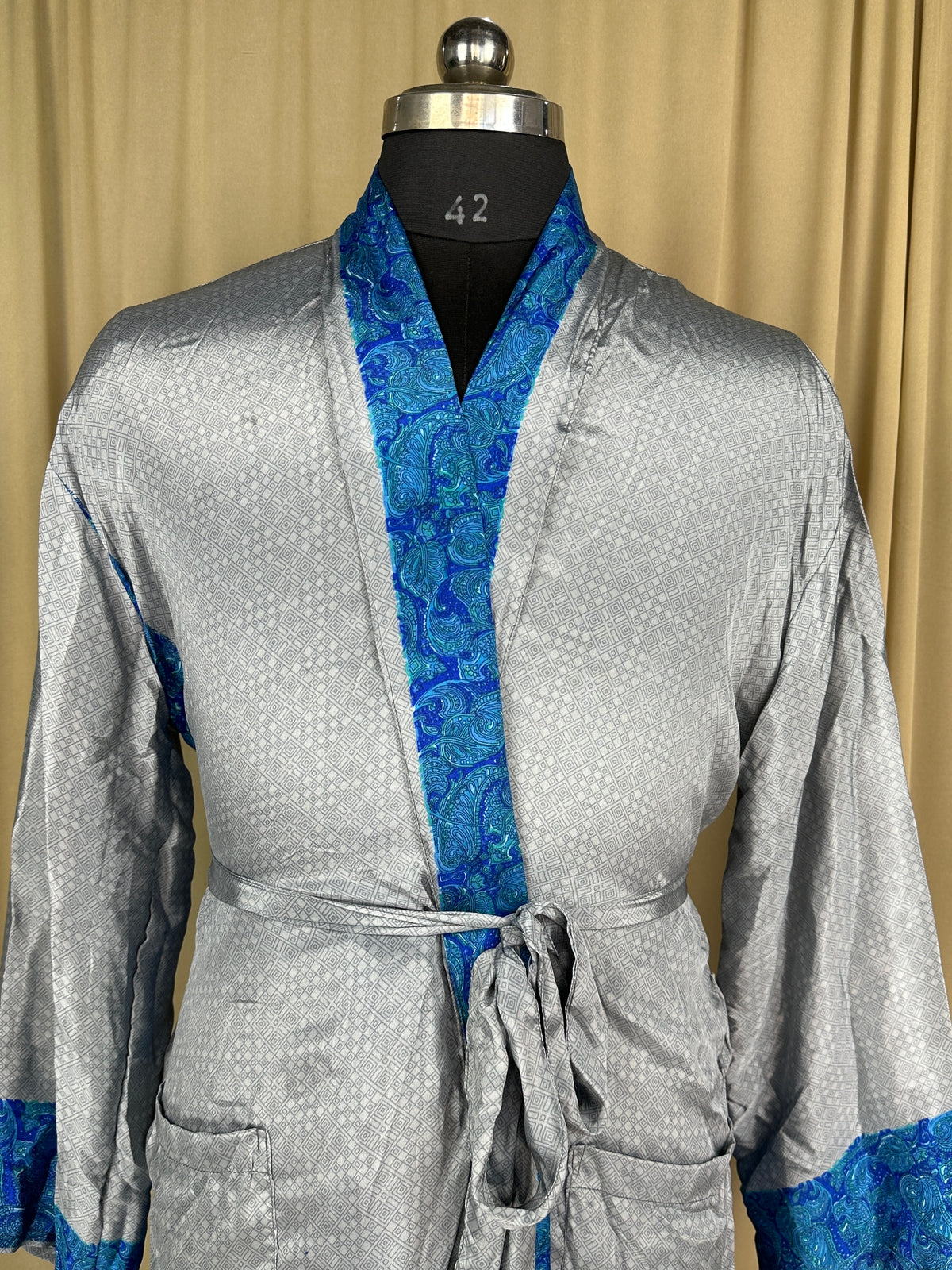 Silky Soft Menâ€™s Kimono Robe, Masculine Elegant Classic Sustainable Vintage House Robe gift, Timeless Comfy Lounge Beach Wear Gray Geometric