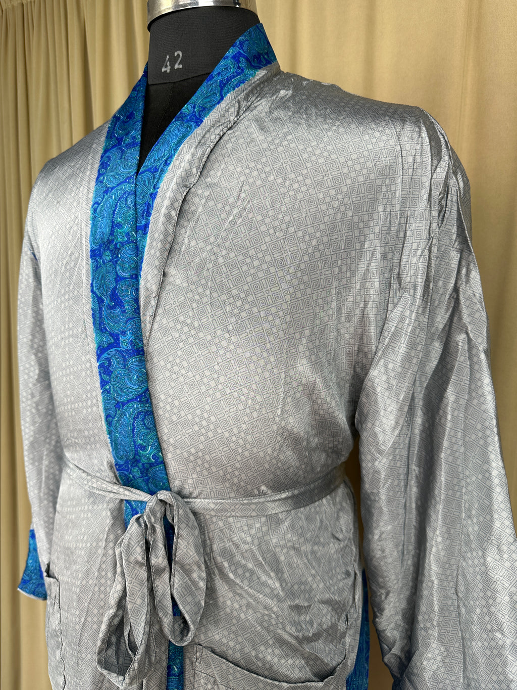 Men's Silky Kimono Robe in gray geometric