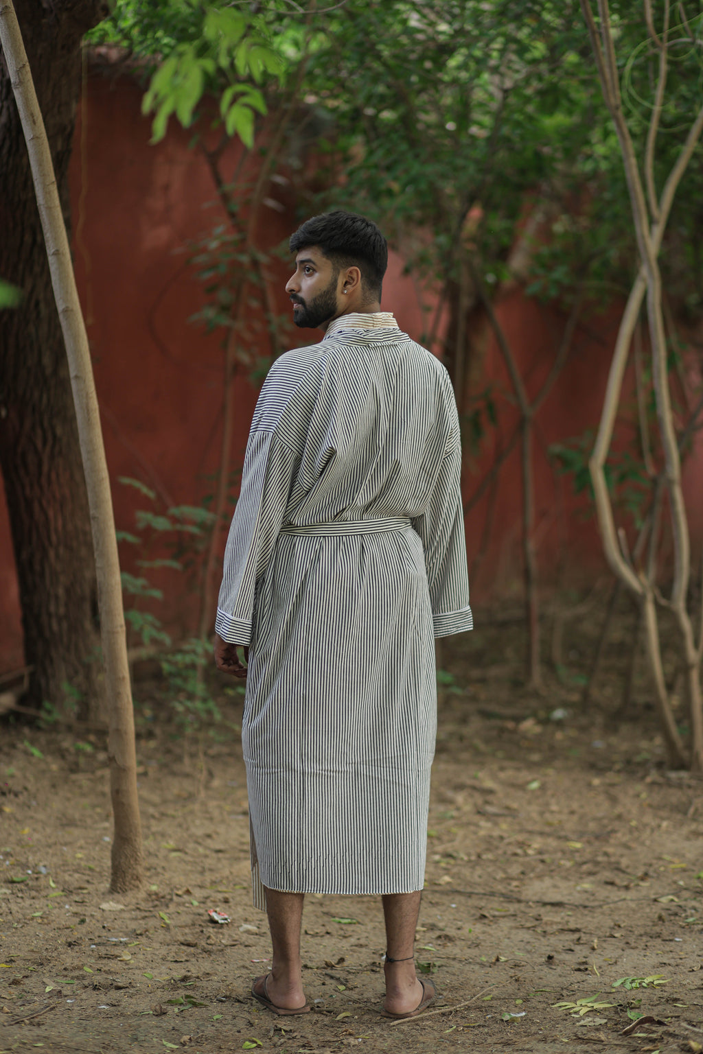 Menâ€™s Striped Cotton Kimono Robe, Long Lightweight Sleepwear with Pockets, One Size Soft Breathable Spa Beach Resort Cover Up Dressing Gown