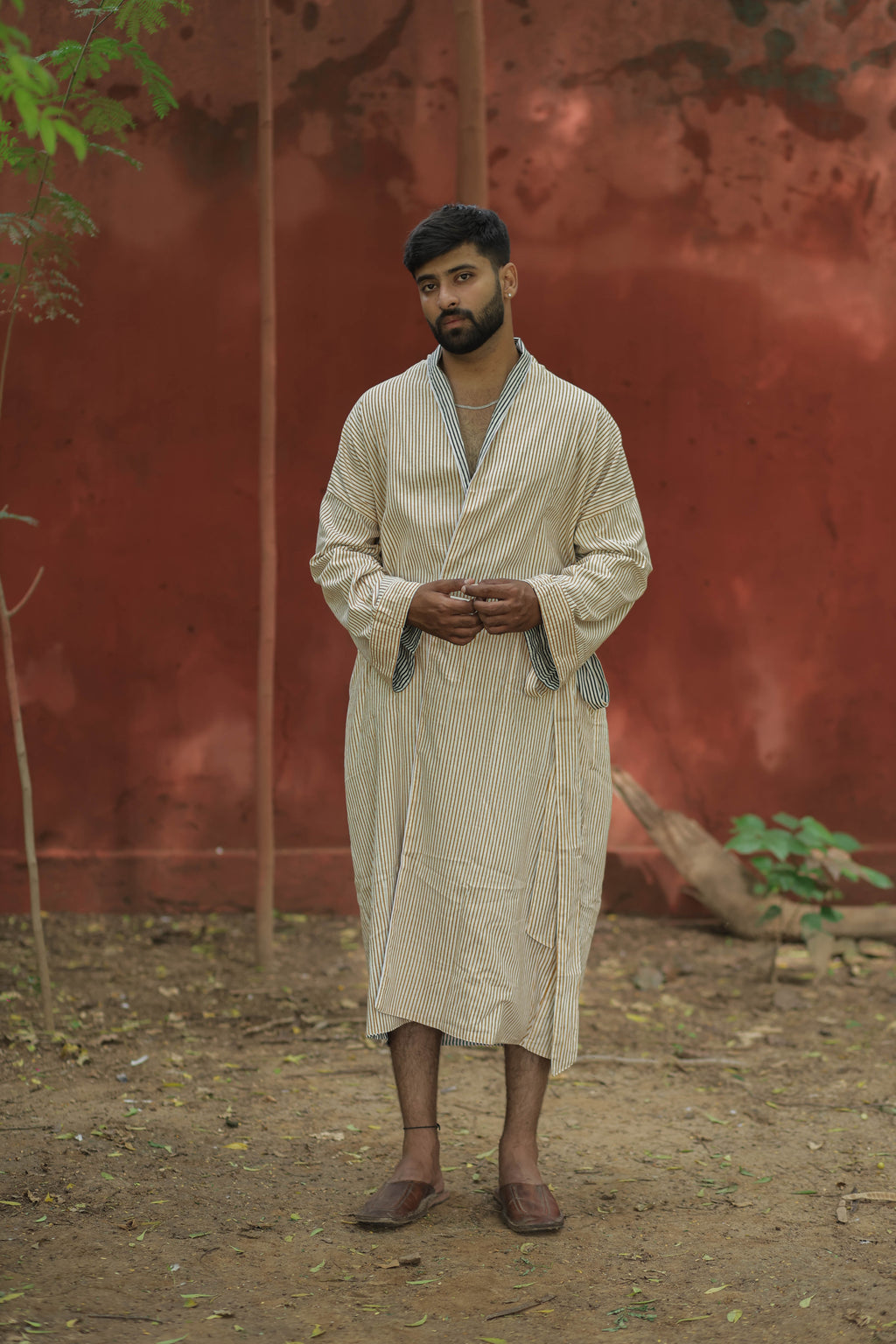 Menâ€™s Striped Cotton Kimono Robe, Long Lightweight Sleepwear with Pockets, One Size Soft Breathable Spa Beach Resort Cover Up Dressing Gown
