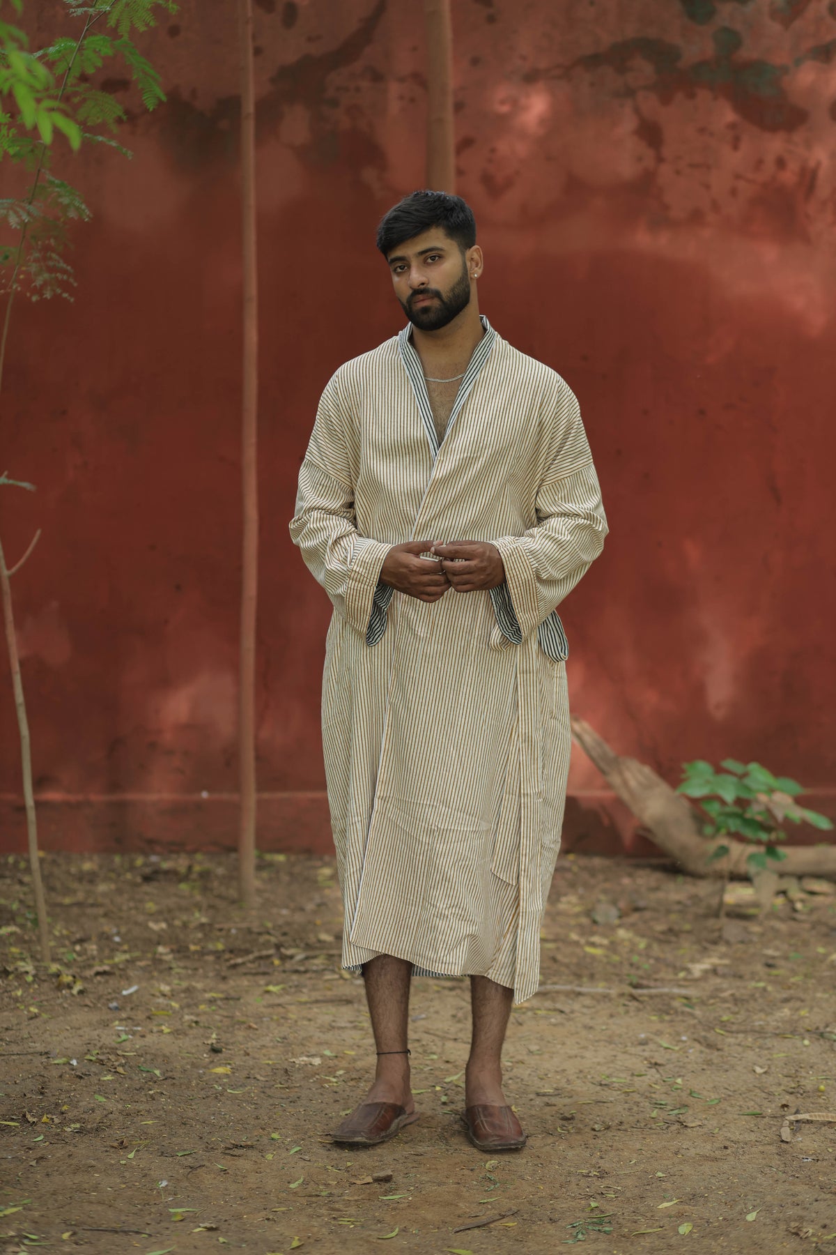 Menâ€™s Striped Cotton Kimono Robe, Long Lightweight Sleepwear with Pockets, One Size Soft Breathable Spa Beach Resort Cover Up Dressing Gown