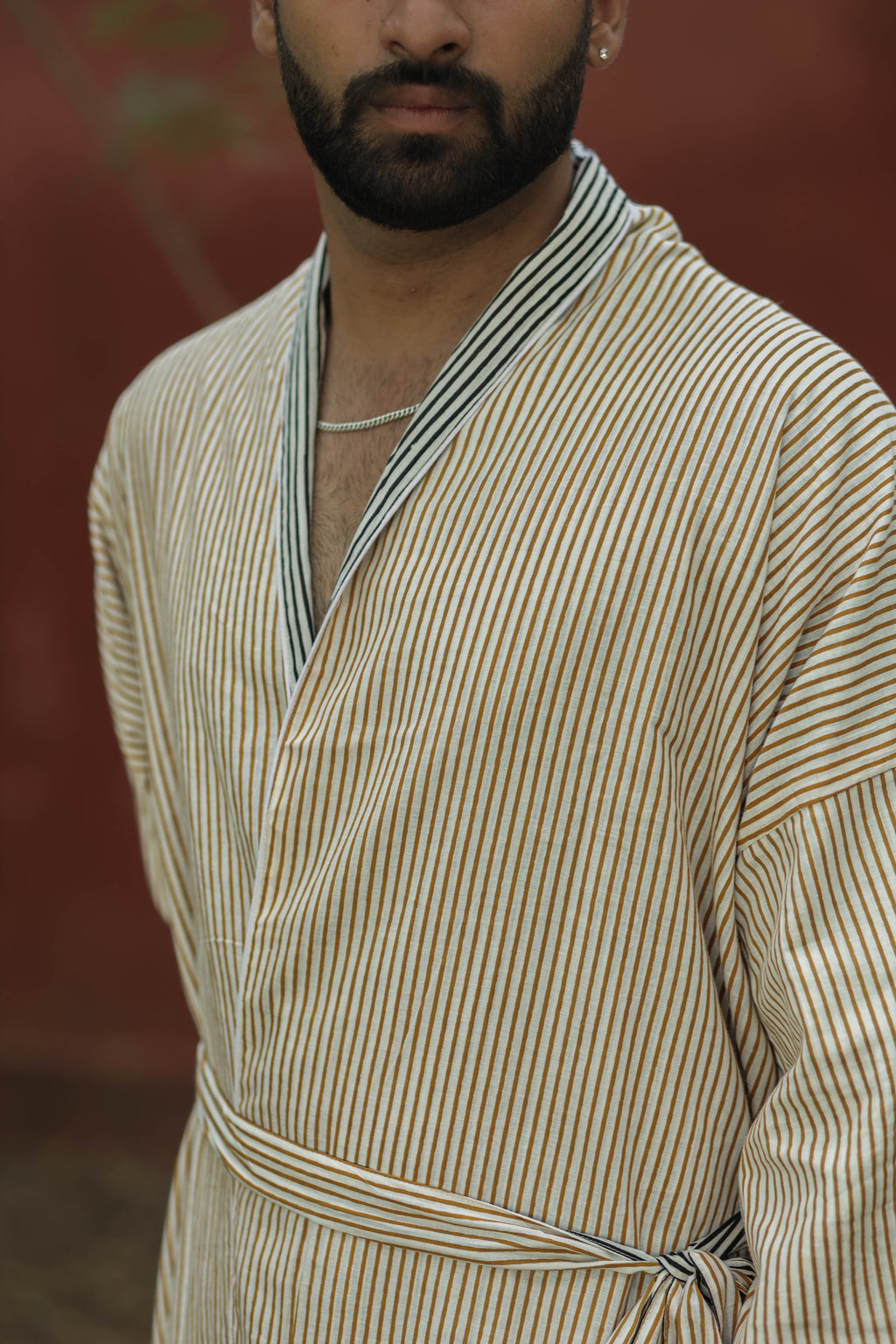 Menâ€™s Striped Cotton Kimono Robe, Long Lightweight Sleepwear with Pockets, One Size Soft Breathable Spa Beach Resort Cover Up Dressing Gown