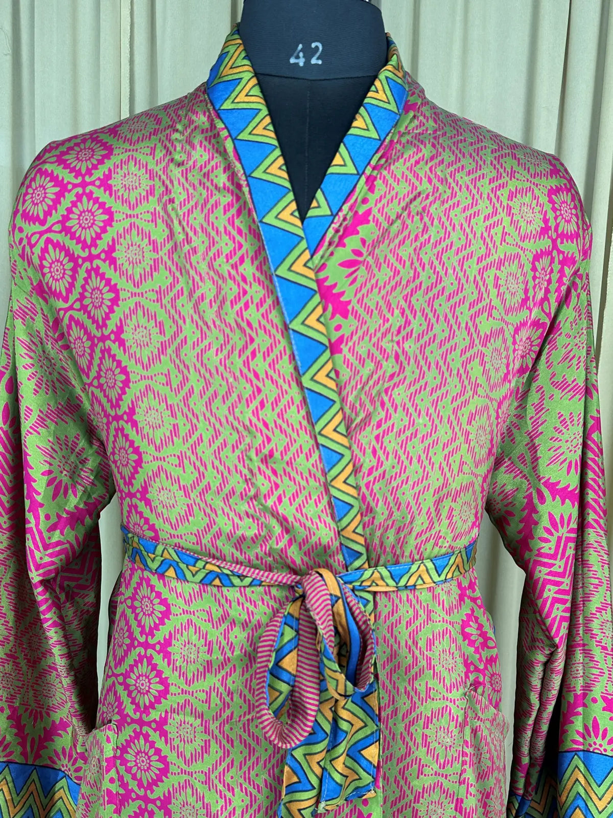 Silky Soft Menâ€™s Kimono Robe, Masculine Elegant Classic Sustainable Vintage House Robe gift, Timeless Comfy Lounge Beach Wear Pink Geometric