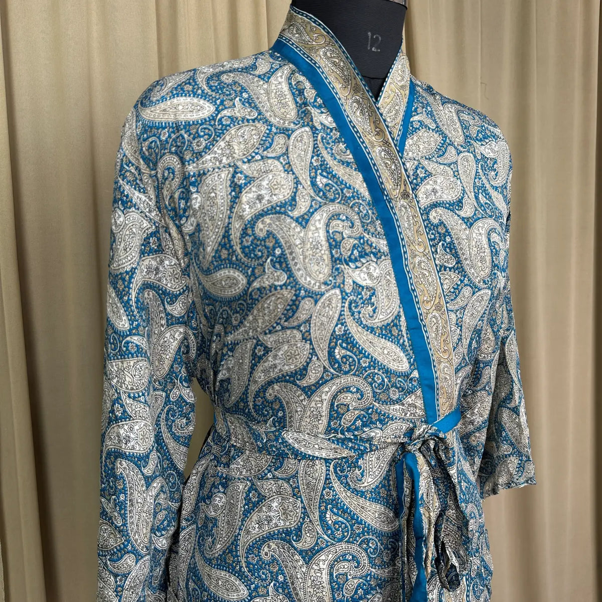 Vintage Silk Sari Boho Kimono, Luxury Loungewear House Robe Flowy Gown, Regal Paisley Romance Duster Beach CoverUp, Bridesmaid Dressing Gown
