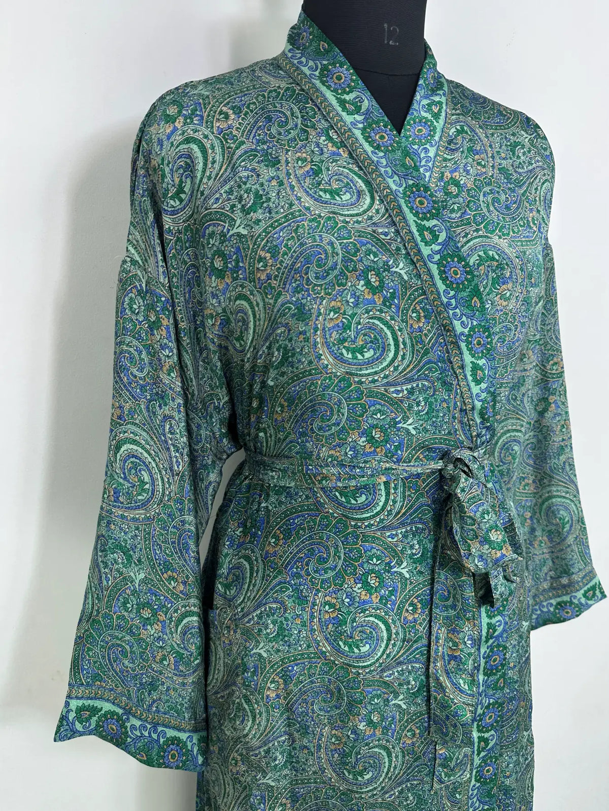 Recycle Silk Sari Women Kimono | Boho Chic Robe House | Beach Cover Up Vintage Bridesmaid Lounge Dressing Gown l Resort Wear Gypsy Nightwear