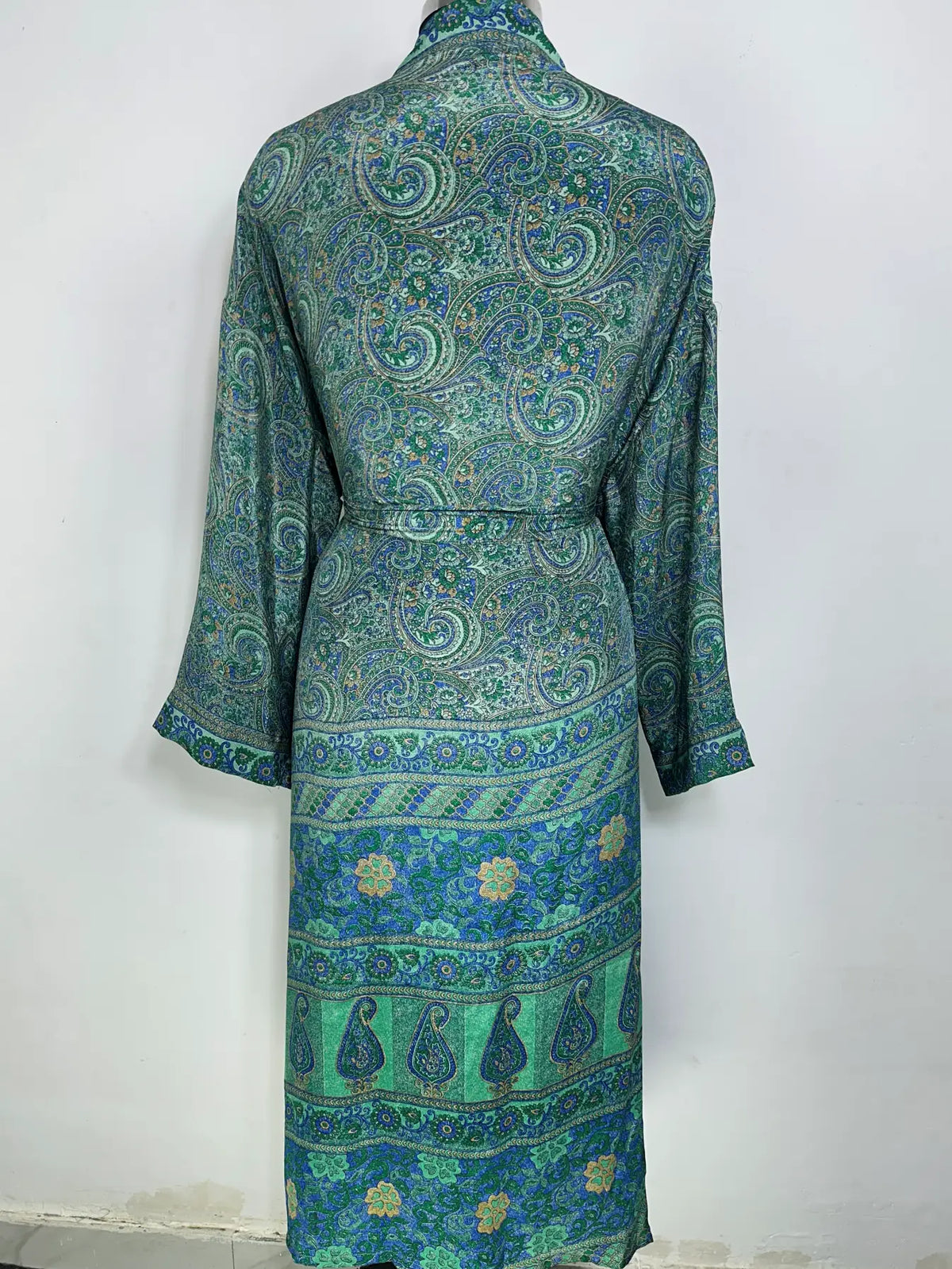 Recycle Silk Sari Women Kimono | Boho Chic Robe House | Beach Cover Up Vintage Bridesmaid Lounge Dressing Gown l Resort Wear Gypsy Nightwear