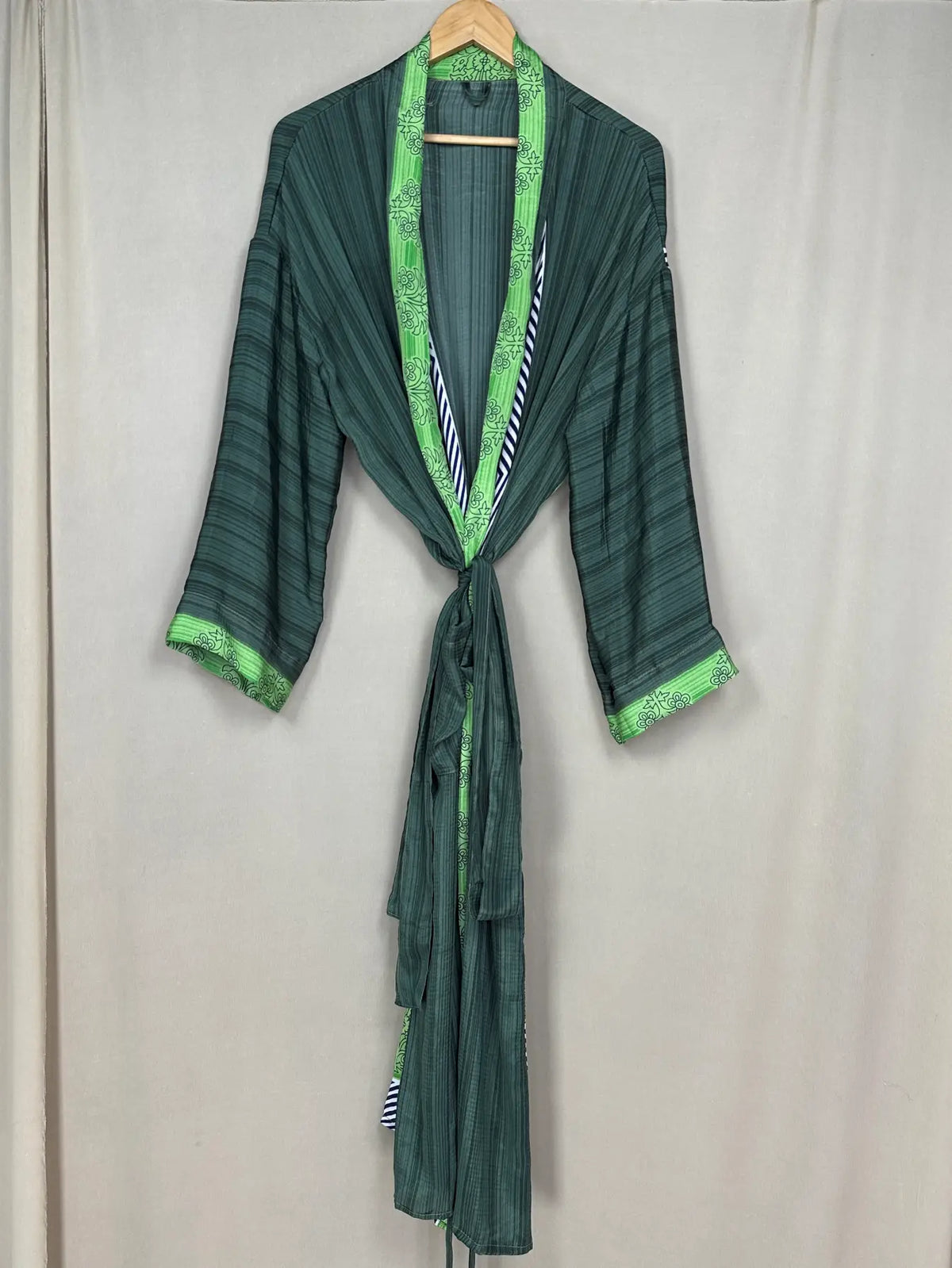 Recycle Silk Sari Women Kimono | Boho Chic Robe House, Beach Cover Up Vintage Bridesmaid Lounge Dressing Gown l Resort Wear Gypsy Nightwear