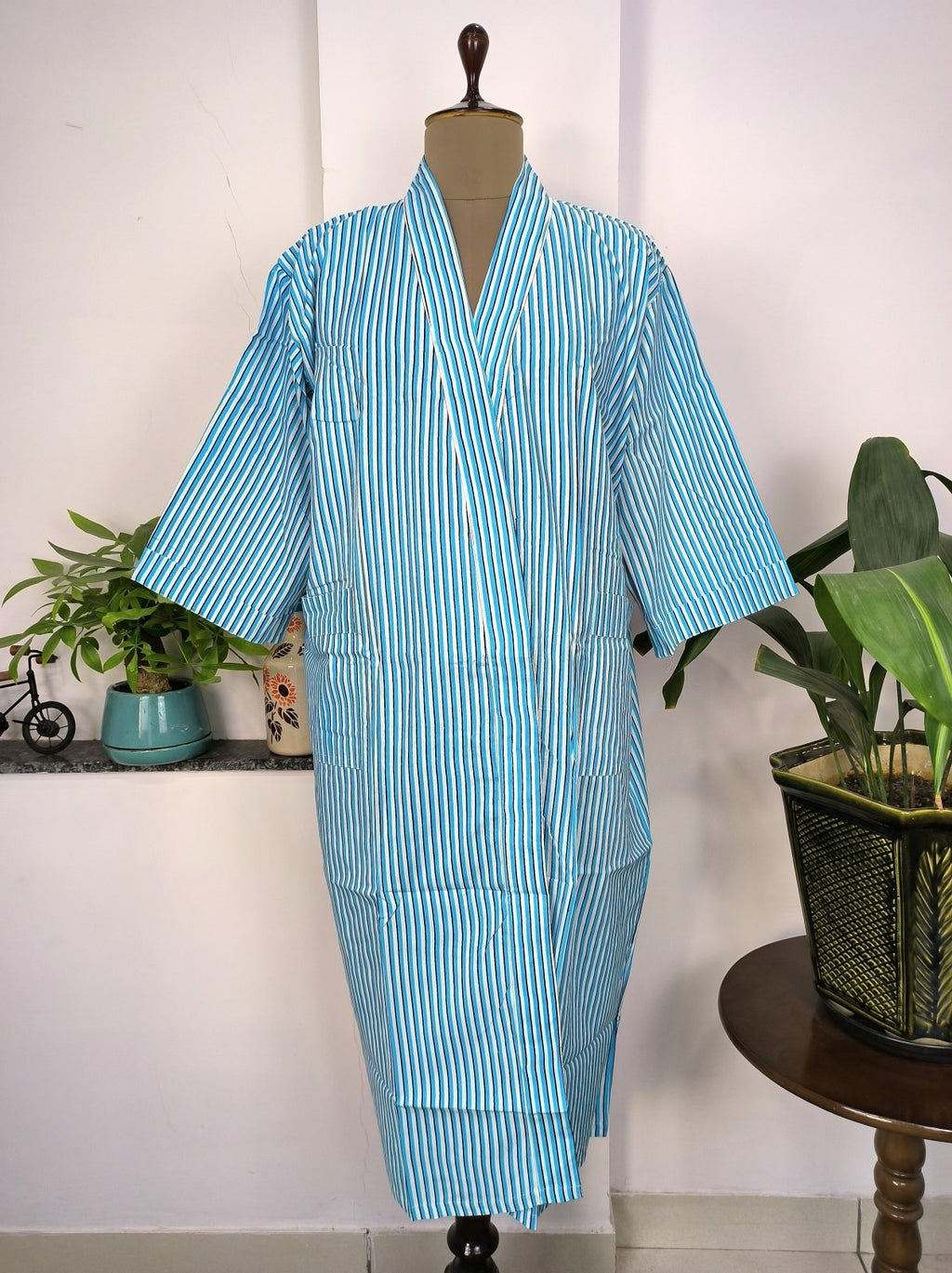 block-printed Cotton Kimono Robe in white blue geometric